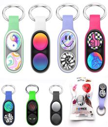 Toys Keychain Toy Magnetic Buckle Fingertip Puck Stressed People Kid Relax Game4024079