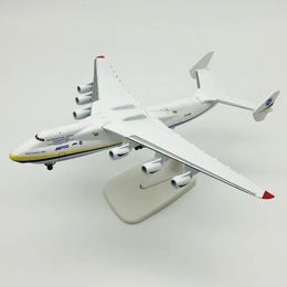 20 cm Druckguss-Metalllegierung Antonov An-225 „Mriya“ Flugzeugmodell im Maßstab 1400 Nachbildung Modellspielzeug für die Sammlung 231227