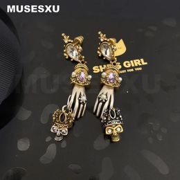 Jewelry Accessories Luxury Brand King Queen Skull Pendant Ghost Hand Shape Two Metal Color Earrings For Party Gift 231228