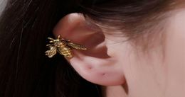 Ushaped Little Bee Ear Cuffs Women Single Insect Alloy Ear Bone Clip European Retro Old Metal Animal No Piercing Clips Earrings F8419066