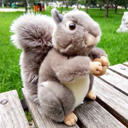 Stuffed Plush Animals 1pc Wild World Super Lifelike Grey Squirrel Plushie Stuffed Simulation Fluffy Hair Big Umbrella Tail Animal Peanut PlushL231228