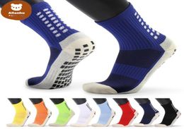 Uss stock Men039s Anti Slip Football Socks Athletic Long Socks Absorbent Sports Grip Socks For Basketball Soccer Volleyball Run1833563