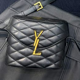 Luxury Womens sling mens box cosmetic Bags Cross Body Clutch Leather Shoulder Bags Totes handbag classic wash Designer bag