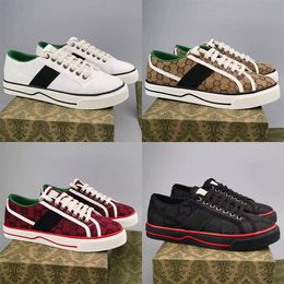 Tennis 1977 Casual Shoes Luxurys Designers Mens Shoe Italy Green And Red Web Stripe Rubber Sole Stretch Cotton Low Top Men Sneakers size 40-46