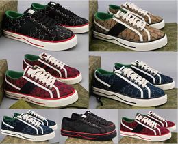 Tennis 1977 Casual Shoes Luxurys Designers Mens Shoe Green All Red Web Stripe Rubber Sole Stretch Cotton Low Top Men Sneakers Size 40-46