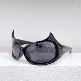 Sunglasses Fashion Y2K Bat Shape Women's 0284S Vintage Sexy Luxury Cat Eyes Men's Glasses Uv400 5 ColorsBlack Red White