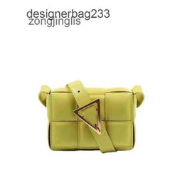 saddle Cassettes Woven 2024 bag Classic Bag Bags Lady Designer Plaid Mouth Boteega Packet Mini Shoulder Belt Small Venet S RGOW