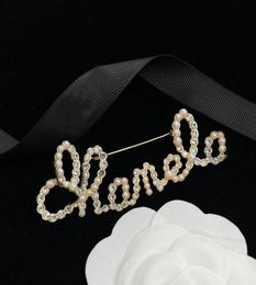 10style Mixed Brand Pins Luxury Designer Brooch Famous Broche Women Diamond Tassel Suit Dress Pin Ladies Jewellery Christmas Gifts W1356191