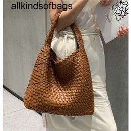 Totes Cabats BottegaaVenetas Woven Bag Woven Capcity 7A Quality 2023 Handwoven Handheld Bag for Women High Capacity Tote Mother and Child Cabbage Water Bucket