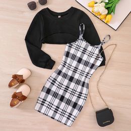 Mid Size Girls Autumn And Winter Long Sleeved Short Top Plaid Suspender Wrap Hip Skirt Set 231228