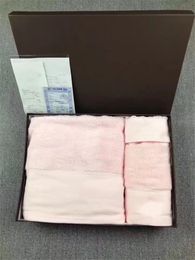 Letters Jacquard Bath Towel Set Cotton Adults Face Towels Home Hotel Bathroom Beach Must Towels Delicate Gift With Box