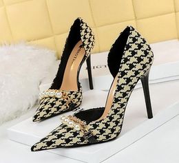 Designer Dress shoes Top Quality Drill buckle Womens High Heels fashion Sexy party Pointed Toes Wedding Naked Sizes 35-43