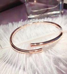 High quality Gold Nail engraved bangle Bracelet Designer Womens bangle Classic Charm Girl Valentines Day Love Gift real gold brace1903966