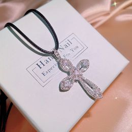 High Quality Grade White Zircon Cross Necklace Men/Women Necklace Platinum Plated Party Wedding Jewellery Couple Gift