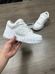 90S Classic with Mens Casual Shoes Men Designers Fashion Sneakers Exaggerated Translucent Rubber Outsole MA1 Set Diamonds Sne J6CG 50