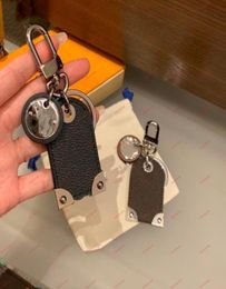 Designer Leather Letter Printing Keychains High Quality Metal Handmade Unisex Fashion Key Ring Couple Pendant Punk Keychain Jewelr1236608