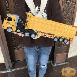 RC Engineering Car CAR Trattore Camion da trasporto pesante elettrico Autocarro con cassone ribaltabile Ragazzo Modello di traffico telecomandato Giocattolo 231228