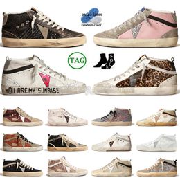 Top Brand Designer Mid Star Plate-forme Casual Shoes Sneakers Glitter Graffiti Black White Pink Men Women Loafers Luxury Luxe Dhgate Trainers