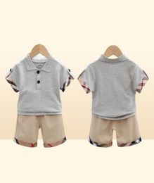 2pcs Erkek Yaz Giysileri Setleri Moda Gömlek Şortları Erkek Boy Toddler Trailtsits için 0-5 YILLAR9152255