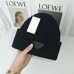 new designer beanie for men winter skull caps hat knitted fitted hats classic triangle warm cap women letter printed beanies gift casual2300