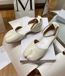 New Summer Luxury Maisons Sandals Shoes Heeled Mary-Jane Tabi Nappa Leather Margielas Pumps Party Wedding Dress Chunky Heel Comfort Walking High Heels Shoe EU35-41