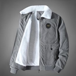 Casual 2023 Autumn Winter Men's Lamb Fleece Jackets Outwear Warm Cashmere Plush Coats Loose Thick Velvet Parkas Plus Size L5XL 231228