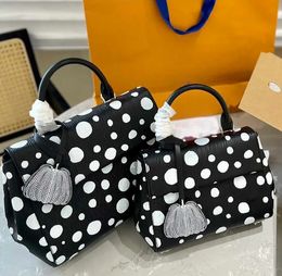 Ripple Water Tote Bag 2 Sizes Totes Women Luxury Handbag Classic Polka Dot Shoulder Bag Solid Color Large Volume Designer Bag Purse