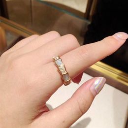 Top quality round shape ring with diamond and shell for women wedding Jewellery gift PS8861285b