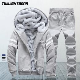 Winter Tracksuits Men s Sweat Suit Hooded Thicken Fleece Hoodies Sweatpant Letter Print Men Casual Clothing Set H3F208 231228