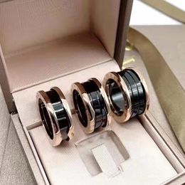 Hot sales Designer Wedding Ring for women Black White Ceramic Spring Men Ring 18k gold Non fading Couple Ring Engagement party Gifts Girlfriend luxury Jewellery