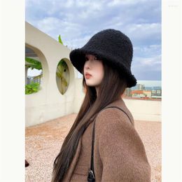 Berets Winter Women's Bucket Hat Autumn Warm Femme Lamb Faux Fur Panama Hats Fashion Houndstooth Fishing Cap Fisherman Outdoor