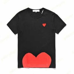 Fashion Mens Play t Shirt Cdg Designer Hearts Casual Womens Des Badge Garcons graphic tee heart behind letter on chest t-shirt ch12