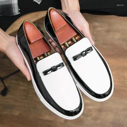 Dress Shoes Luxury Men White Brogue Lace Up Patent Leather Loafers Male Casual Moccasins Oxfords Driving Wedding Party Prom Flats