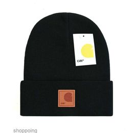 Classic Autumn Winter Hot Style Beanie Hats Men and Fashion Carhart 23 Colors Knitted Cap Autumn Wool Outdoor Warm Skull Caps C-17
