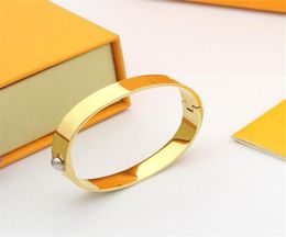 Love Jewellery Designer Bracelet Men Women Bangle Stainless Steel Couples Letter 17 Size Silver Gold Fashion V Personality Luxury Ch5694363