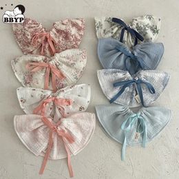 4Pcs Cotton Gauze Baby Bibs Toddlers borns Printing Ruffle Feeding Burp Cloths Apron Baby Saliva Towel Drool Bib 231229