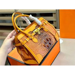 Women Scarf Charm 2024 Totes Handbag Cowskin New Leather Genuine Shoulder Fashion Bags Purse High Quality Straps Locks 7colors Size 30cm