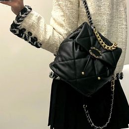 Modedesigner-Tasche. Super klassischer und stilvoller, langlebiger, exquisiter, unerwarteter Rucksack in der Größe 20X21