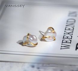 Vanssey Fashion Charm Earrings Jewelry Cloud Natural Baroque Freshwater Pearl Stud Earrings Accessories for Women Jewelry338g9867222