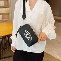 Fashion Letter Wide Strap Small Square Women's 2023 New Leisure Commuting Single Shoulder Versatile Crossbody Bag