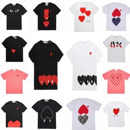 Fashion Mens Play t Shirt Cdg Designer Hearts Casual Womens Des Badge Garcons graphic tee heart behind letter on chest t-shirt c