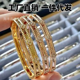 Designer Luxury 18k Gold Van Clover Bracelet with Sparkling Crystals and Diamonds Ultimate Symbol of Love and Protection a Perfect Gift for Women Girls Vdqz