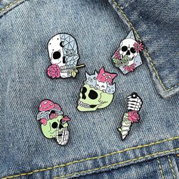 Rose Series Skull Mushroom Brooches Pins Alloy Painting Cat Flowers Collar Badge For Halloween Gift Skeleton Knapsack Clothes Wear305c