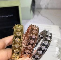 & Arpels Tennis fashion Bangle official website the same style Four leaf clover kaleidoscope bracelet Gold for Women Girls Valentine's Jewellery men designer5633402