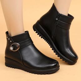 Boots Women Boots Soft Leather Flat Winter Snow Boots Nonslip Comfortable Warm Women Casual Plus Size Ankle Boots Shoes free shipping