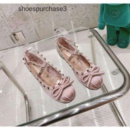 Shoes Ballerina Dress Designer Fashion Silk Satin Warren High Shoe Lady Girl Valentionnz Rivet Bow Ballet 2024 New Cross Buckle Flat Bottom Single Women I2MW