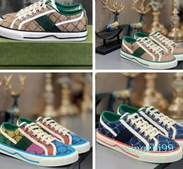 Tennis Casual Shoes Luxurys Designers Mens Shoe Italy Green or and Red Web Stripe Rubber Sole Stretch Cotton Low Top Men Sneakers