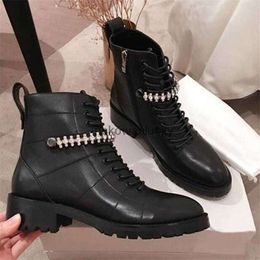 JC Jimmynessity Choo High Quality Shoes Embellished Boots Cruz Crystal Combat Leather Black Shoes Woman Grainy Women Ankle Brand Knight Short Motorcycle