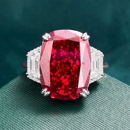 2024 Ins Top Sell Wedding Rings Luxury Jewelry Real 100% 925 Sterling Silver Padma Cushion Shape Red Garnet Moissanite Diamond Gemstones Women Bridal Valentine Ring