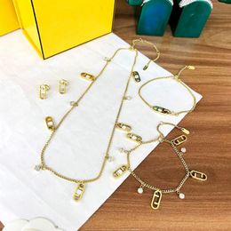 Designer Earrings Bracelets Gold Lock Necklaces For Women Luxury Letters Jewelry Set Fashion Love F Bracelet Pendant Chain Link Ne272y